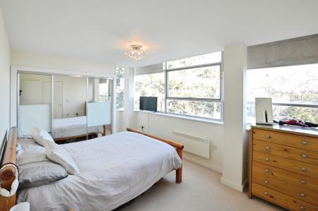 2 bedroom Flat to let in Newsom Place, St Albans, AL1