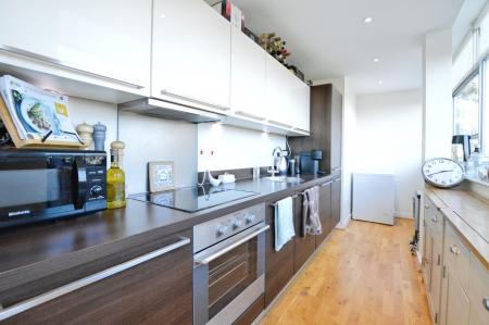 2 bedroom Flat to let in Newsom Place, St Albans, AL1
