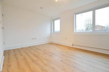 2 bedroom Flat to let in Haig Close, St Albans, AL1