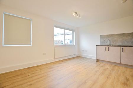 2 bedroom Flat to let in Haig Close, St Albans, AL1