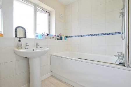 2 bedroom End of terrace house to let in Thirlmere Drive, St Albans, AL1