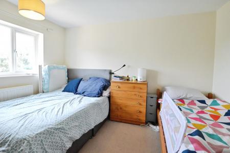 2 bedroom End of terrace house to let in Thirlmere Drive, St Albans, AL1