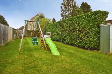 2 bedroom End of terrace house to let in Thirlmere Drive, St Albans, AL1