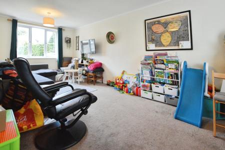2 bedroom End of terrace house to let in Thirlmere Drive, St Albans, AL1