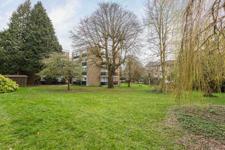 5 bedroom Terraced House for sale in Abbots Park, St Albans, AL1