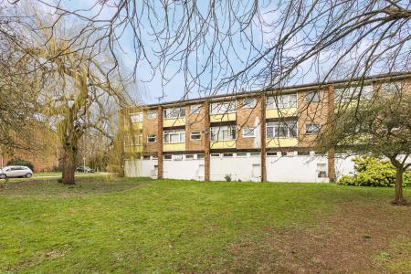 5 bedroom Terraced House for sale in Abbots Park, St Albans, AL1