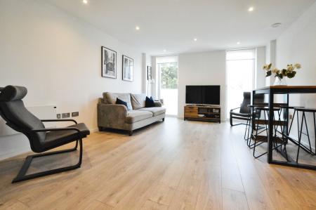 2 bedroom Flat to let in London Road, St Albans, AL1