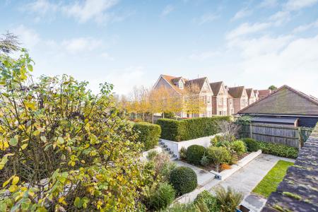 2 bedroom Flat to let in London Road, St Albans, AL1