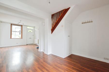 2 bedroom Semi-detached house to let in Albion Road, St Albans, AL1