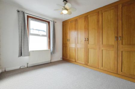 2 bedroom Semi-detached house to let in Albion Road, St Albans, AL1