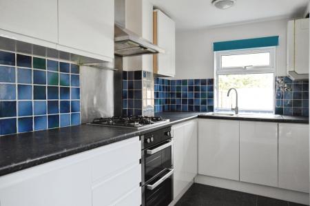 2 bedroom Semi-detached house to let in Albion Road, St Albans, AL1