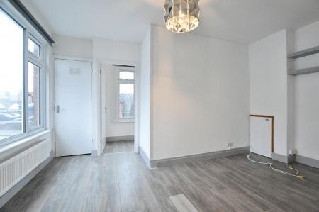 2 bedroom Maisonette to let in Hatfield Road, St Albans, AL1