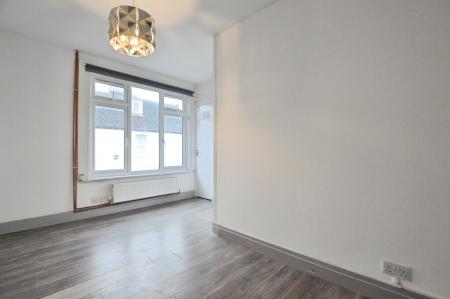 2 bedroom Maisonette to let in Hatfield Road, St Albans, AL1