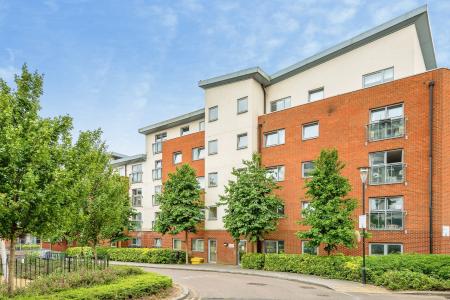2 bedroom Flat to let in Charrington Place, St Albans, AL1