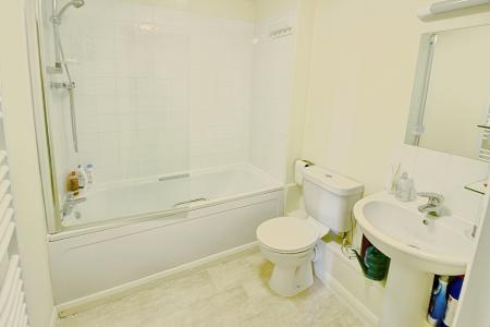 2 bedroom Flat to let in Charrington Place, St Albans, AL1