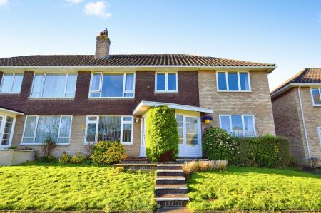 2 bedroom Maisonette to let in Charmouth Court, St Albans, AL1