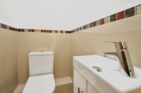 4 bedroom Semi-detached house to let in Sandpit Lane, St Albans, AL1