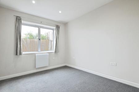 2 bedroom Flat to let in Henley House, St Albans, AL1