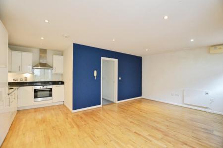 2 bedroom Flat to let in Henley House, St Albans, AL1