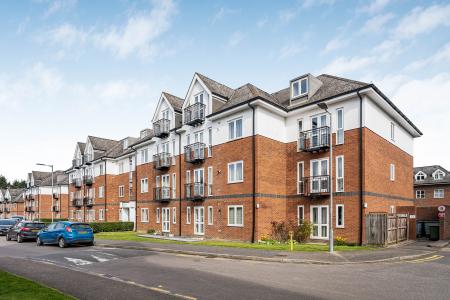 2 bedroom Flat for sale in Worcester Court, Park View Clo, St Albans, AL1