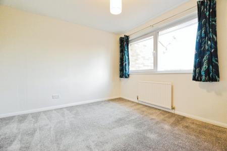 3 bedroom Semi-detached house to let in Pinewood Close, St Albans, AL4