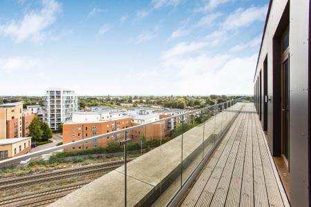 2 bedroom Penthouse to let in Ziggurat House, St Albans, AL1