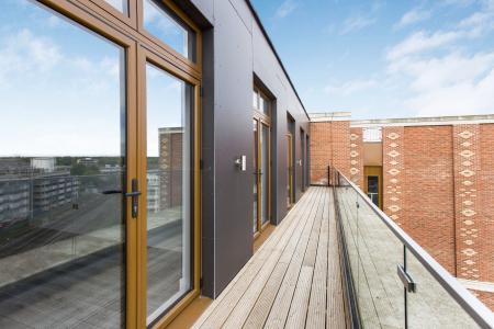 2 bedroom Penthouse to let in Ziggurat House, St Albans, AL1