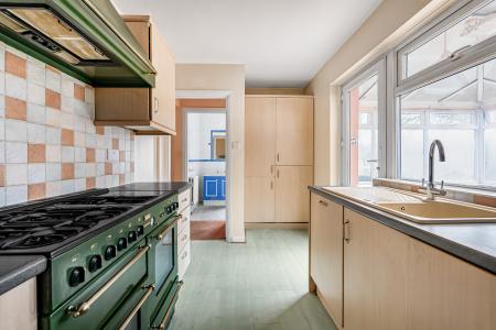 4 bedroom Semi-detached house for sale in Shirley Road, St Albans, AL1