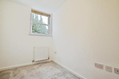 2 bedroom Flat to let in Lower Dagnall Street, St Albans, AL3