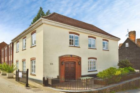 2 bedroom Flat to let in Lower Dagnall Street, St Albans, AL3