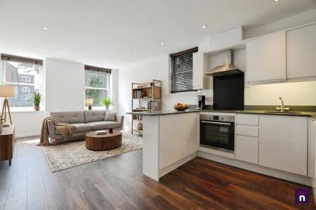2 bedroom Flat to let in Lower Dagnall Street, St Albans, AL3