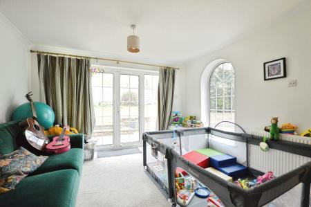 4 bedroom Detached house to let in Icknield Close, St Albans, AL3