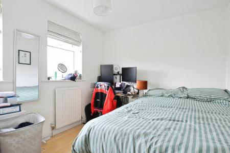 4 bedroom Detached house to let in Icknield Close, St Albans, AL3