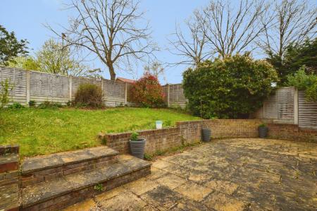 4 bedroom Detached house to let in Icknield Close, St Albans, AL3