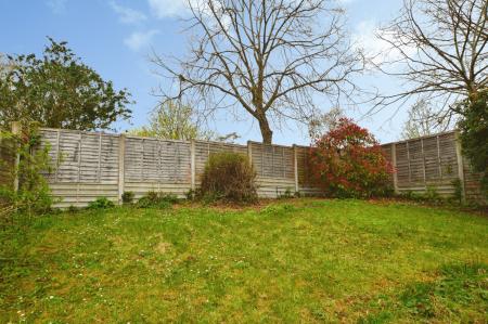 4 bedroom Detached house to let in Icknield Close, St Albans, AL3