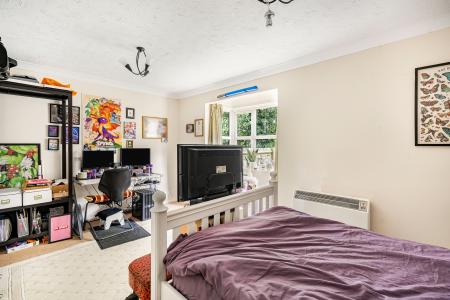 1 bedroom Studio flat to let in Milford Close, St Albans, AL4