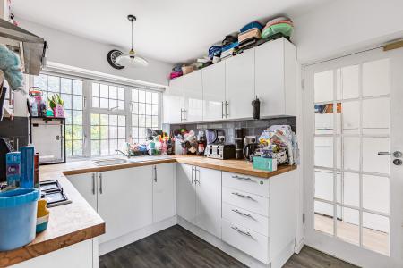 3 bedroom Detached bungalow for sale in The Meads, Bricket Wood, AL2