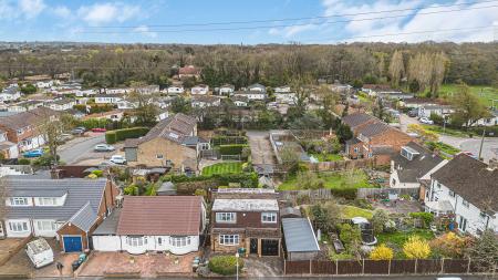 3 bedroom Detached bungalow for sale in The Meads, Bricket Wood, AL2