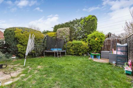 3 bedroom Detached bungalow for sale in The Meads, Bricket Wood, AL2