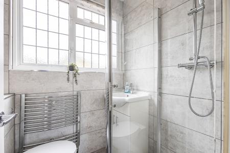 3 bedroom Detached bungalow for sale in The Meads, Bricket Wood, AL2