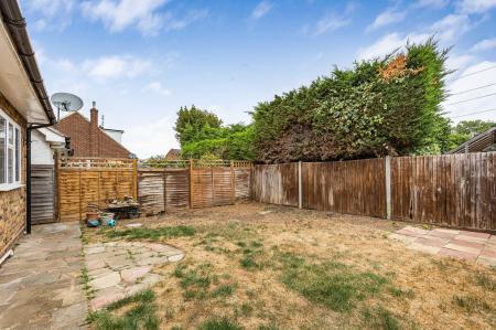 3 bedroom Detached bungalow for sale in The Meads, Bricket Wood, AL2