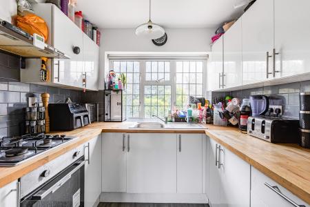 3 bedroom Detached bungalow for sale in The Meads, Bricket Wood, AL2