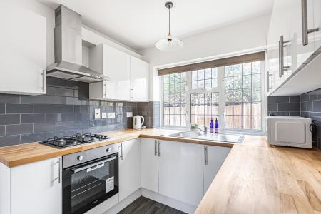 3 bedroom Detached bungalow for sale in The Meads, Bricket Wood, AL2