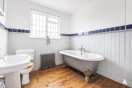 3 bedroom Detached bungalow for sale in The Meads, Bricket Wood, AL2