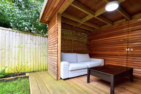 4 bedroom Detached house to let in Wain Close, St Albans, AL1