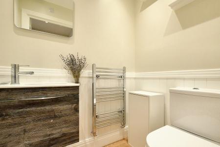 4 bedroom Detached house to let in Wain Close, St Albans, AL1