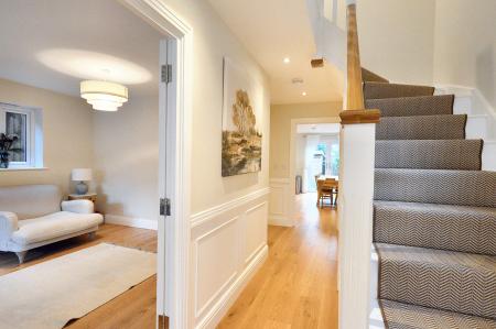 4 bedroom Detached house to let in Wain Close, St Albans, AL1