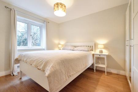 4 bedroom Detached house to let in Wain Close, St Albans, AL1