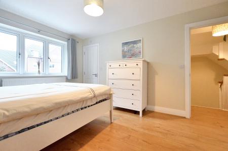 4 bedroom Detached house to let in Wain Close, St Albans, AL1