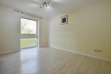 2 bedroom Flat to let in Eskdale, London Colney, AL2